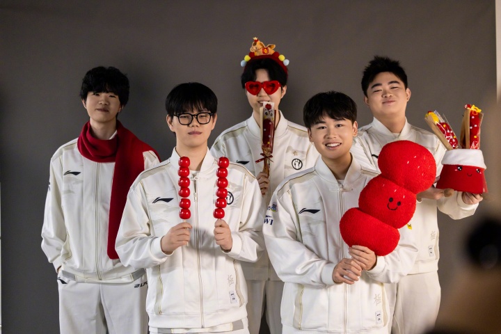 再次捧杯！iG击败JDG夺得德玛西亚杯冠军 为队史第三座德杯冠军！